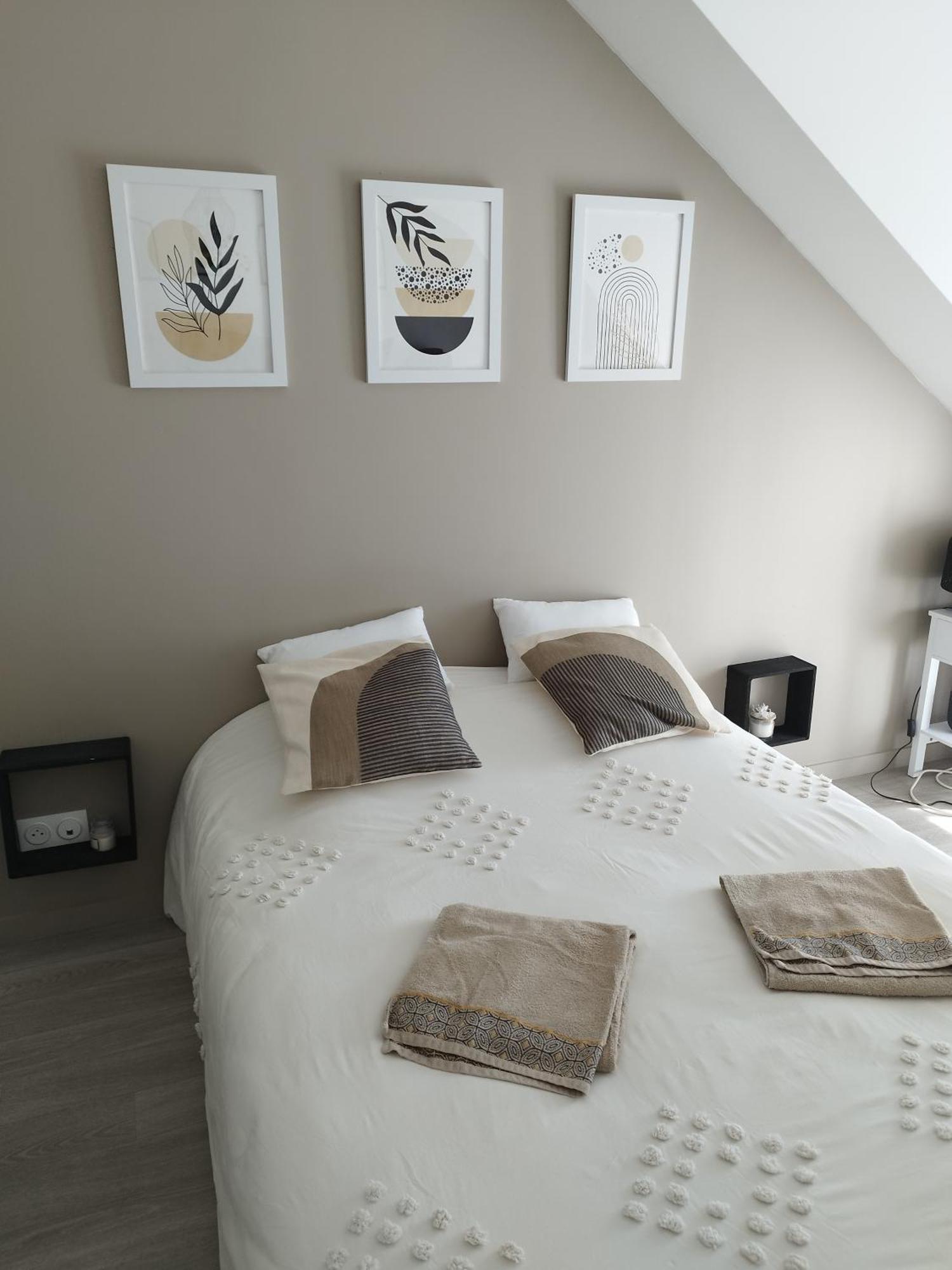 Chez Particulier Proche Circuit 24h Homestay